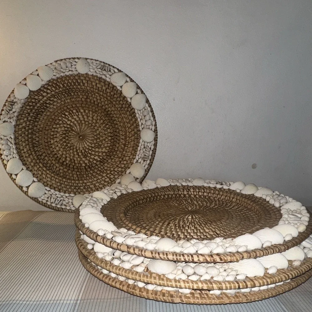 Pottery Barn Beach Seashell Rimmed Woven Rattan Charger 15